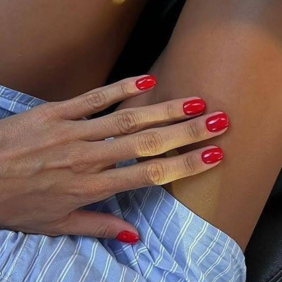 vermelho tomate manicure em alta para verão 2025 